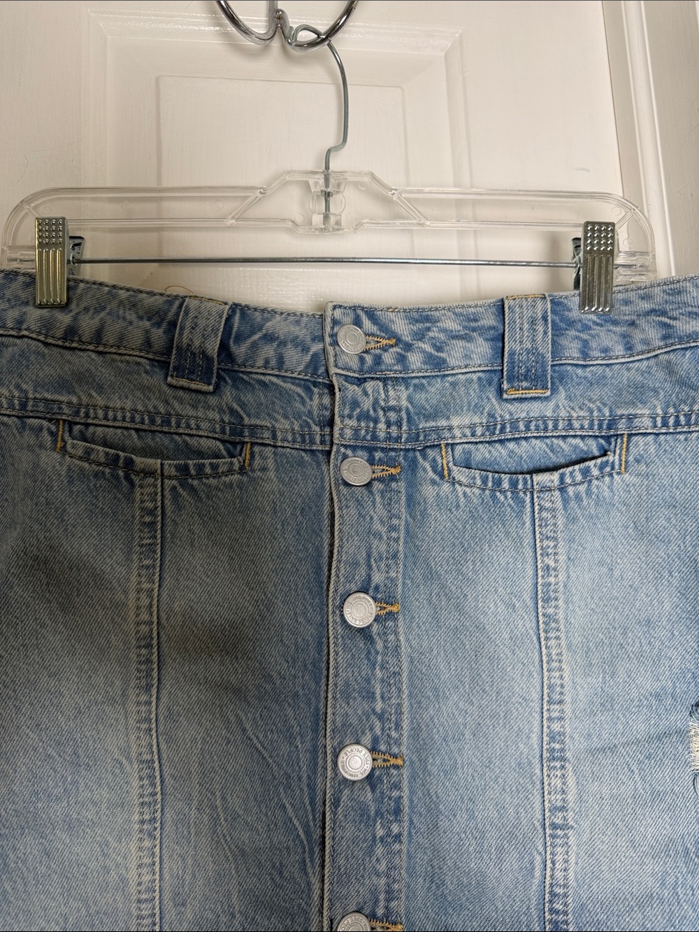 Women’s We The Free Light Blue Button-Front Denim Mini Skirt Size 29 - Picture 4 of 6
